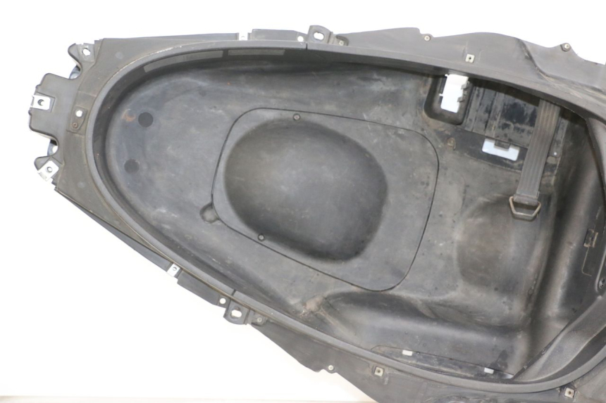 photo de COFFRE SELLE PIAGGIO MP3 125 (2006 - 2014) - État de surface
