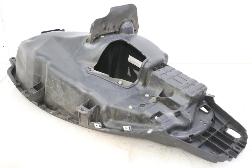 photo de COFFRE SELLE PIAGGIO MP3 500 (2014 - 2017) - Autre angle de vue