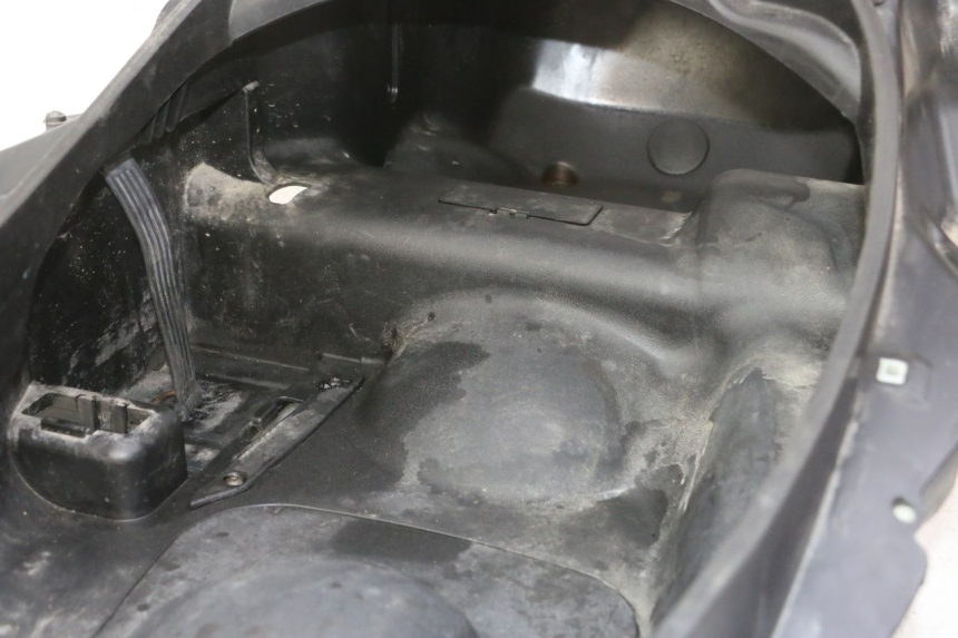 photo de COFFRE SELLE PIAGGIO MP3 RL 250 (2006 - 2010) - Autre angle de vue