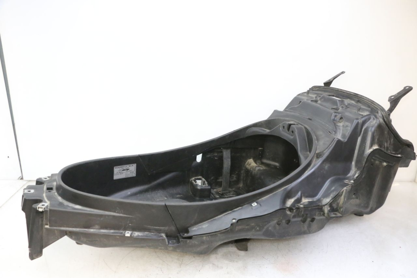 photo de COFFRE SELLE PIAGGIO MP3 RL 250 (2006 - 2010) - Marquages et références
