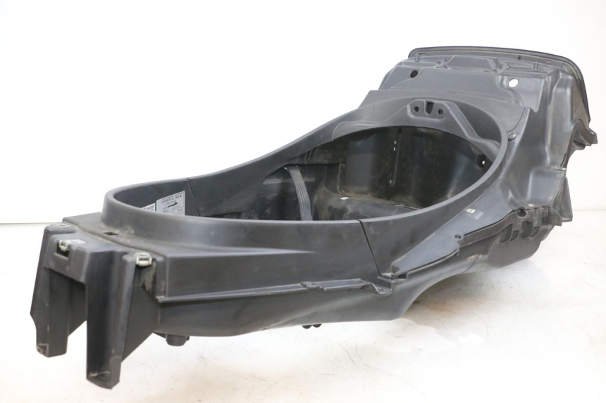 photo de COFFRE SELLE PIAGGIO MP3 RL 250 (2006 - 2010) - Autre angle de vue