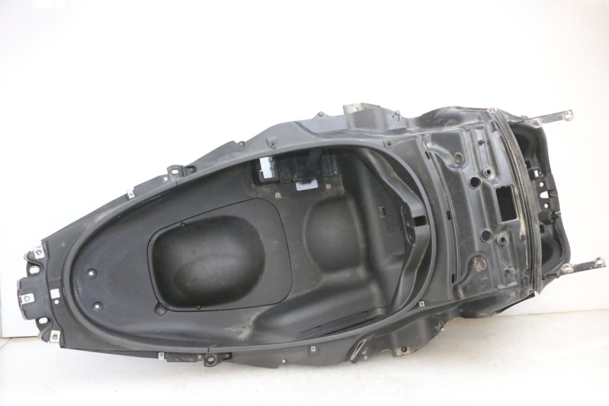 photo de COFFRE SELLE PIAGGIO MP3 RL 250 (2006 - 2010) - Vue principale