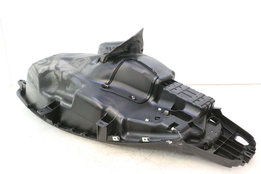 photo de COFFRE SELLE PIAGGIO MP3 500 (2016 - 2018) - Vue rapprochée