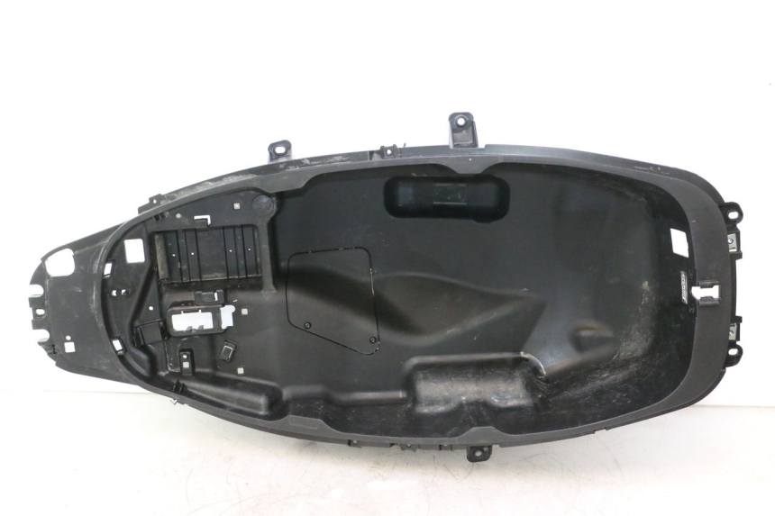 photo de COFFRE SELLE PIAGGIO MP3 500 (2016 - 2018) - État de surface
