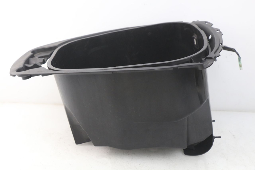 photo de COFFRE SELLE MBK MW TRYPTIK 125 (2017 - 2022) - Points de fixation