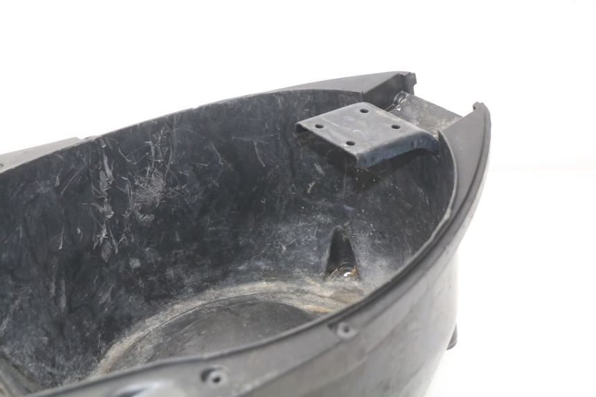 photo de COFFRE SELLE PIAGGIO NEW TYPHOON 50 (2010 - 2017) - Zoom état d’usage