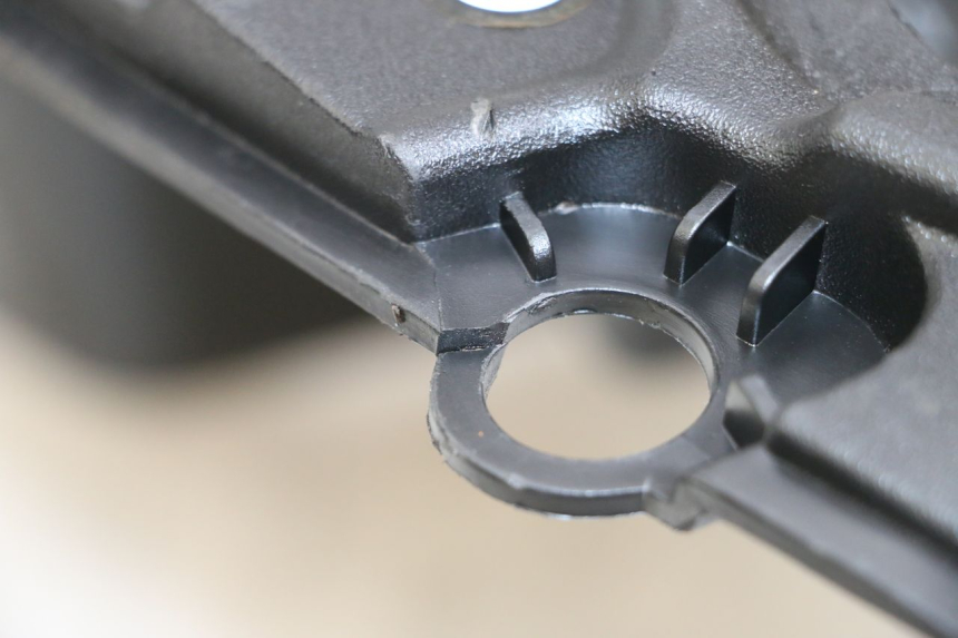 photo de COFFRE SELLE PIAGGIO NEW TYPHOON 50 (2018 - 2021) - Zoom état d’usage