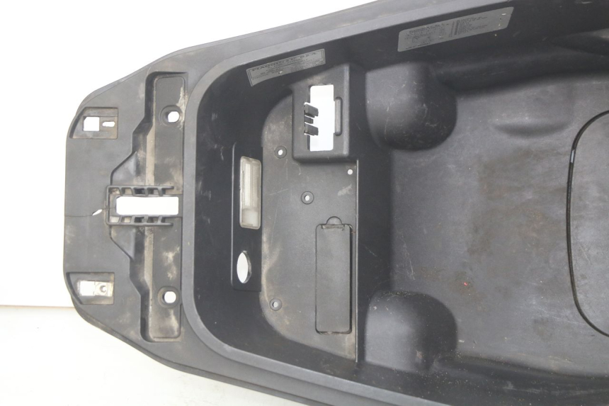 photo de COFFRE SELLE GILERA NEXUS 125 (2007 - 2009) - Vue rapprochée