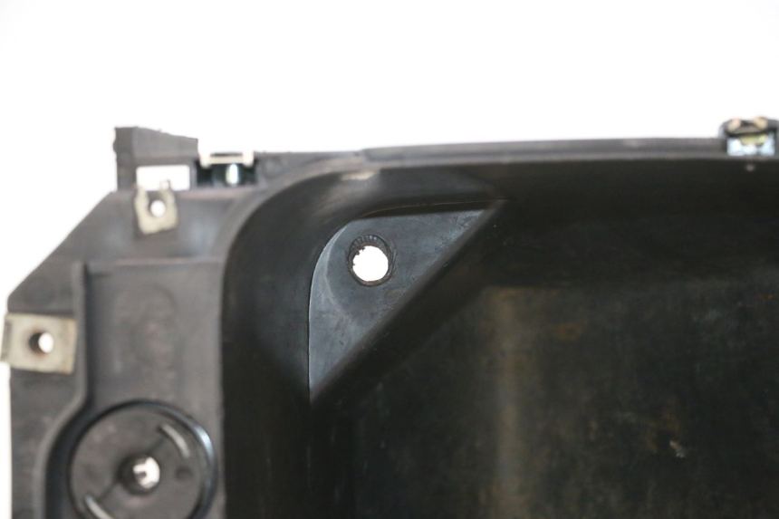 photo de COFFRE SELLE MBK NITRO 50 (2004 - 2008) - Détails caractéristiques