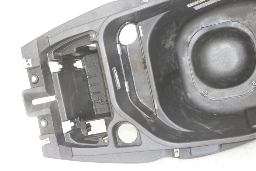 photo de COFFRE SELLE PIAGGIO NRG POWER PUREJET 50 (2018 - 2021) - État de surface