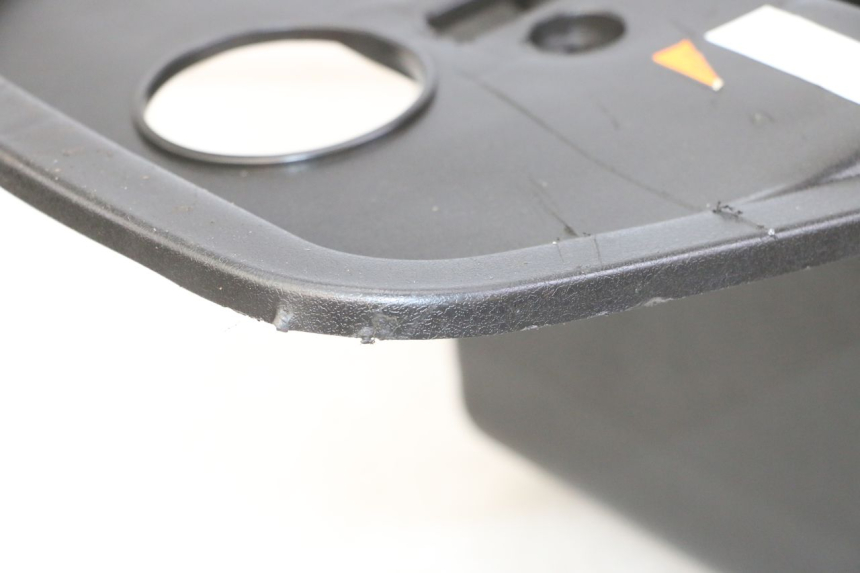 photo de COFFRE SELLE JM MOTORS OLDIES GT 4T 50 (2018 - 2025) - Zoom état d’usage