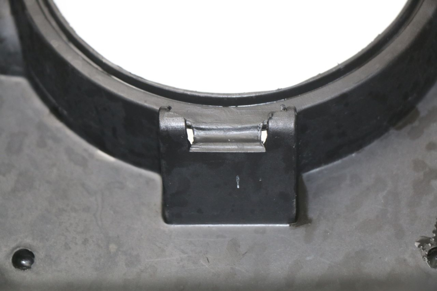 photo de COFFRE SELLE SYM ORBIT 2 4T 50 (2018 - 2022) - Détail de la pièce