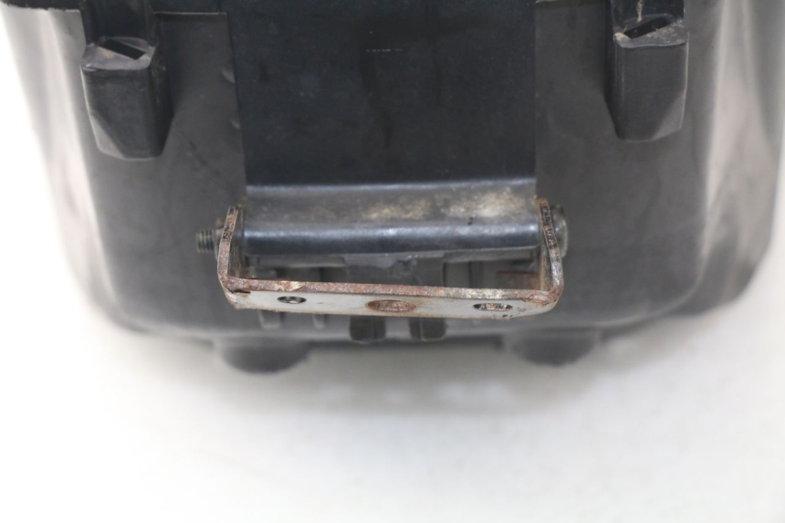 photo de COFFRE SELLE SYM ORBIT 2 4T 50 (2008 - 2017) - Détail de la pièce