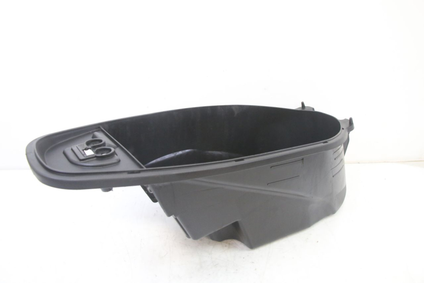 photo de COFFRE SELLE SYM ORBIT III 3 4T 50 (2021 - 2025) - Autre angle de vue