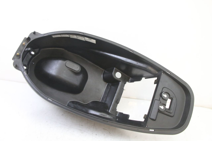 photo de COFFRE SELLE SYM ORBIT III 3 4T 50 (2021 - 2025) - Vue d’ensemble