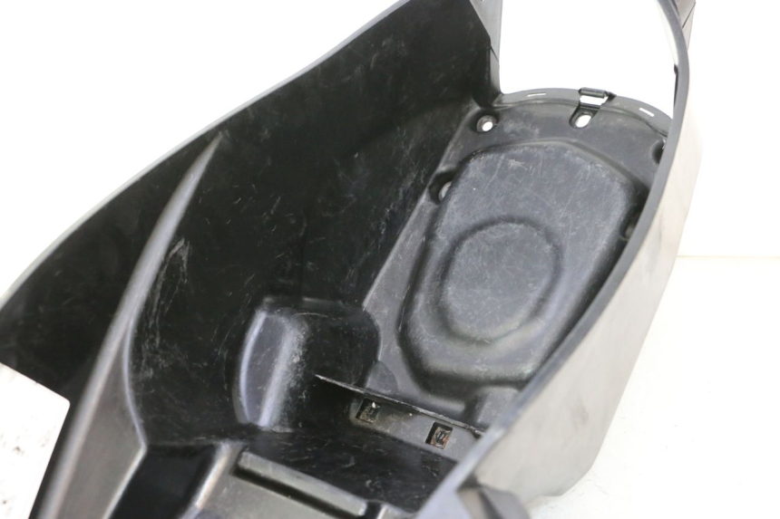 photo de COFFRE SELLE HONDA PCX (JF28) 125 (2009 - 2011) - Gros plan technique