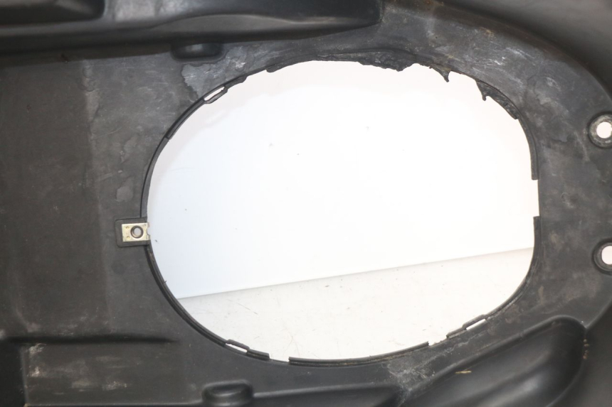 photo de COFFRE SELLE KYMCO PEOPLE 250 (2004 - 2008) - Vue rapprochée