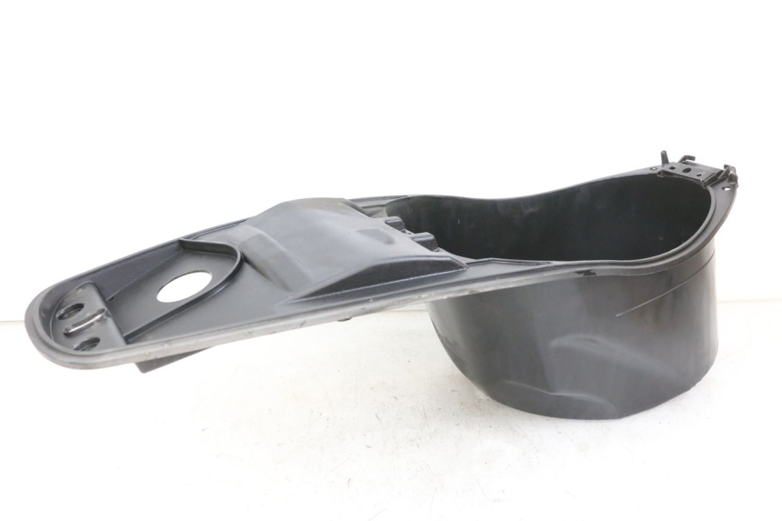 photo de COFFRE SELLE PEUGEOT BELVILLE 125 (2017 - 2021) - Zoom état d’usage