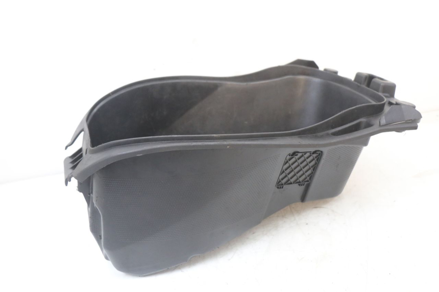 photo de COFFRE SELLE PEUGEOT DJANGO 125 (2014 - 2017) - Zoom état d’usage