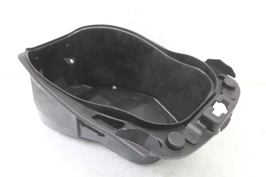 photo de COFFRE SELLE PEUGEOT DJANGO 125 (2014 - 2017) - Vue d’ensemble