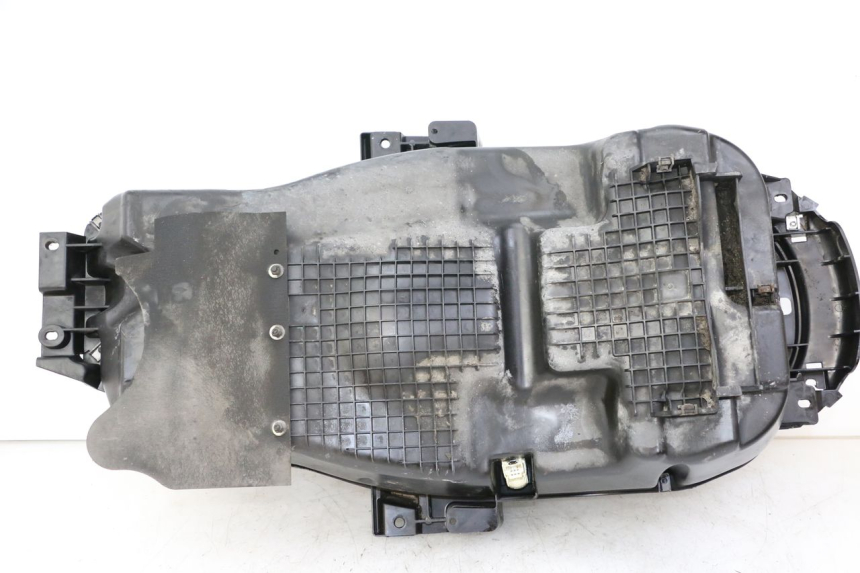 photo de COFFRE SELLE PEUGEOT SATELIS 125 (2013 - 2018) - Vue d’ensemble