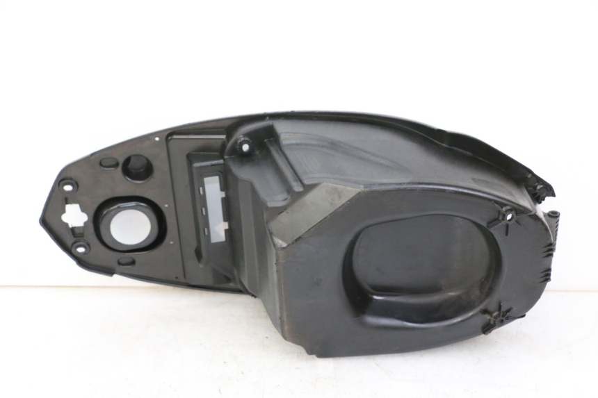 photo de COFFRE SELLE PEUGEOT STREETZONE 4T 50 (2018 - 2023) - Zoom état d’usage