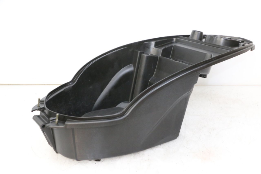 photo de COFFRE SELLE PEUGEOT STREETZONE 4T 50 (2018 - 2023) - Vue d’ensemble