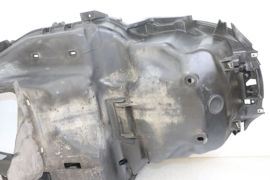 photo de COFFRE SELLE PIAGGIO MP3 125 (2006 - 2014) - Gros plan technique