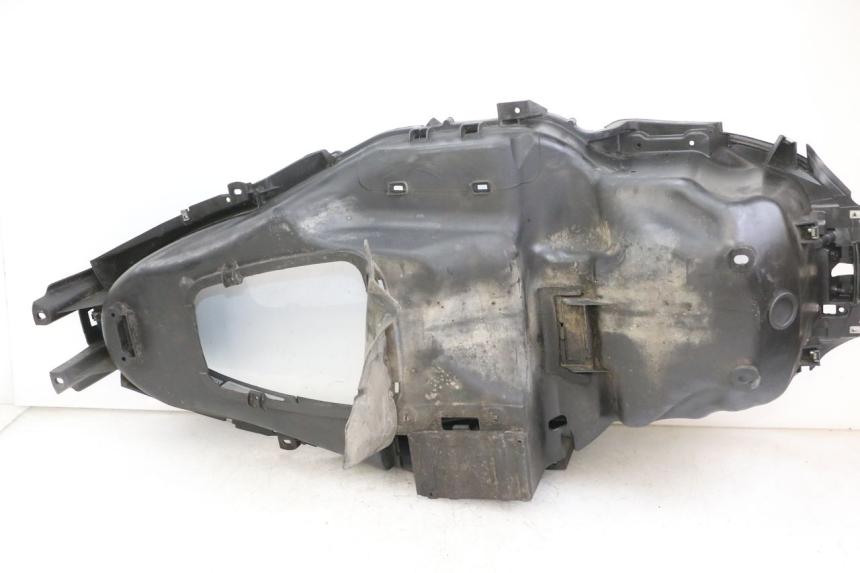 photo de COFFRE SELLE PIAGGIO MP3 125 (2006 - 2014) - Points de fixation