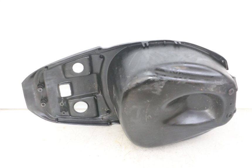 photo de COFFRE SELLE APRILIA RALLY AC 50 (1995 - 2004) - Zoom état d’usage