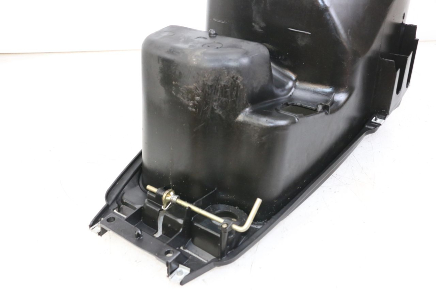 photo de COFFRE SELLE GILERA RUNNER LC 50 (1997 - 1998) - Zoom état d’usage