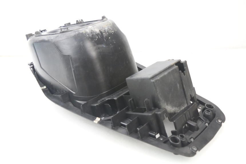 photo de COFFRE SELLE GILERA RUNNER SP 50 (2009 - 2017) - Gros plan technique