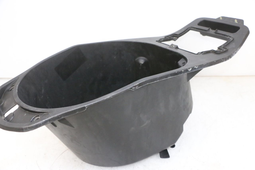 photo de COFFRE SELLE DAELIM S1 125 (2007 - 2016) - Gros plan technique