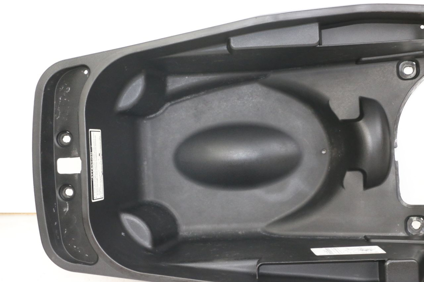 photo de COFFRE SELLE DAELIM S3 125 (2010 - 2017) - Points de fixation