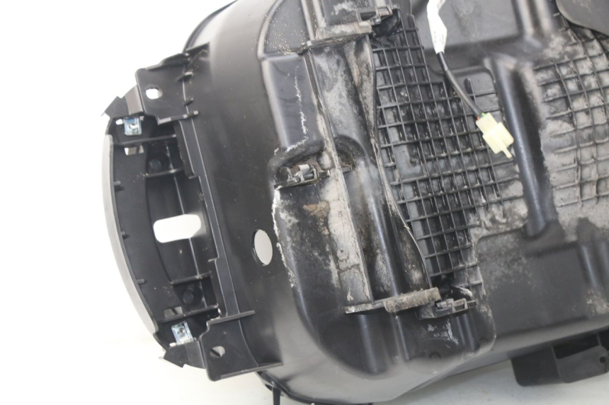 photo de COFFRE SELLE PEUGEOT SATELIS 300 (2012 - 2015) - Détail de la pièce