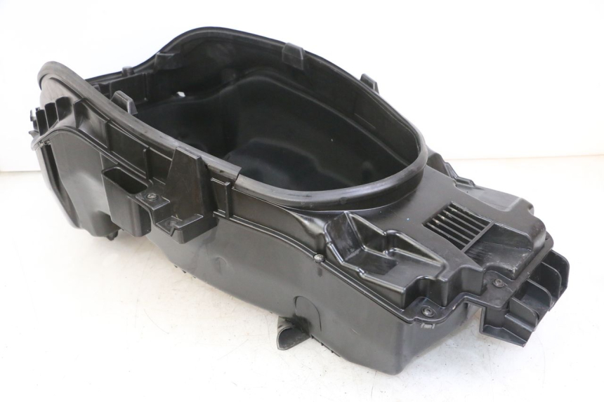 photo de COFFRE SELLE PEUGEOT SATELIS 125 (2013 - 2018) - Vue d’ensemble