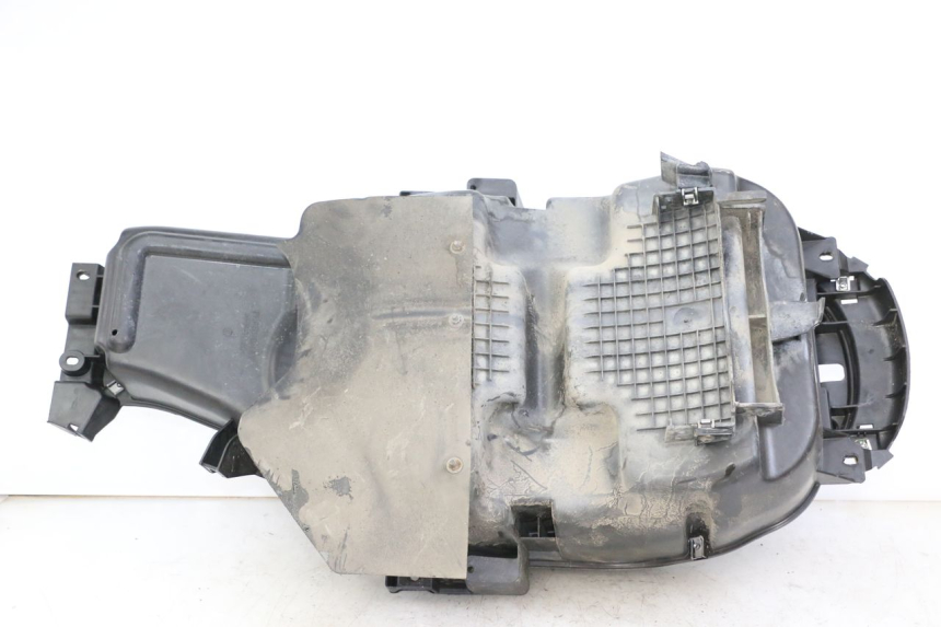 photo de COFFRE SELLE PEUGEOT SATELIS 250 (2006 - 2012) - Gros plan technique