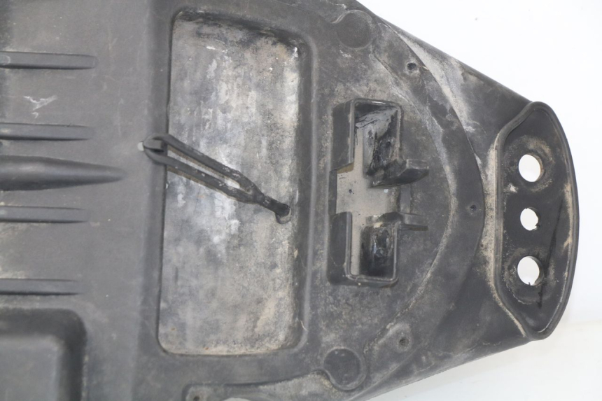 photo de COFFRE SELLE APRILIA SCARABEO GT 125 (1999 - 2007) - Vue d’ensemble