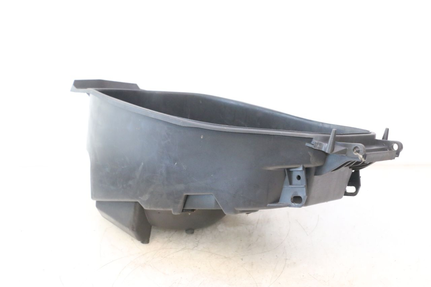 photo de COFFRE SELLE FYM SCOOTERONE 125 (2006 - 2008) - Gros plan technique