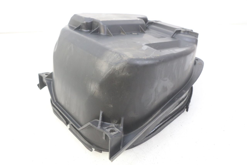 photo de COFFRE SELLE SUZUKI SIXTEEN 125 (2008 - 2010) - Autre angle de vue