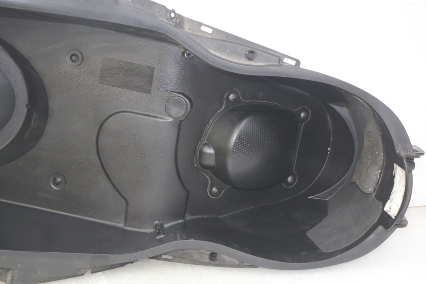 photo de COFFRE SELLE MBK SKYCRUISER 125 (2010 - 2013) - Marquages et références