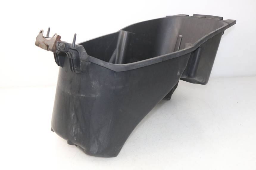 photo de COFFRE SELLE MBK SKYLINER 125 (2004 - 2007) - Points de fixation