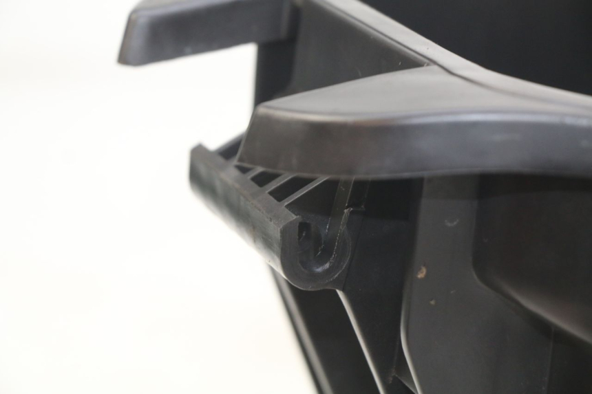 photo de COFFRE SELLE PEUGEOT SPEEDFIGHT 3 AIR 50 (2009 - 2015) - Zoom état d’usage