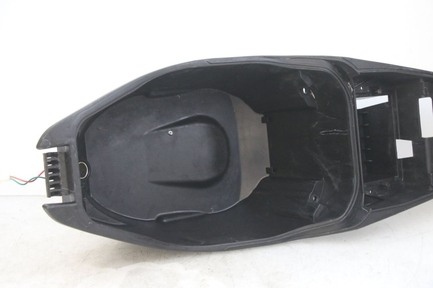 photo de COFFRE SELLE PEUGEOT SPEEDFIGHT 4 4T 50 (2015 - 2020) - Zoom état d’usage