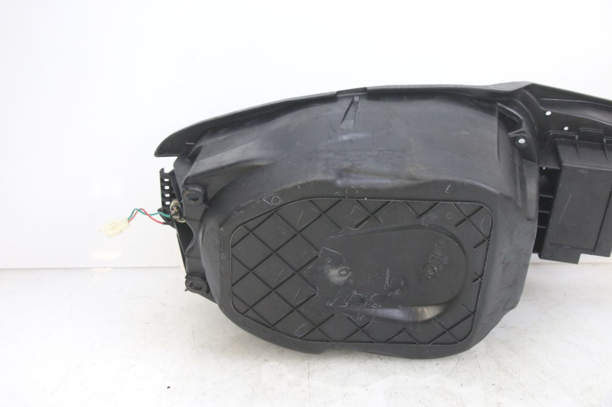 photo de COFFRE SELLE PEUGEOT SPEEDFIGHT 4 4T 50 (2015 - 2020) - Gros plan technique