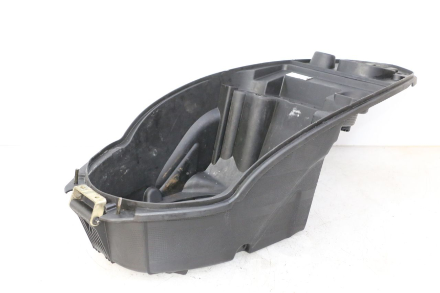 photo de COFFRE SELLE PEUGEOT STREETZONE I NAKED 2T 50 (2018 - 2020) - Gros plan technique