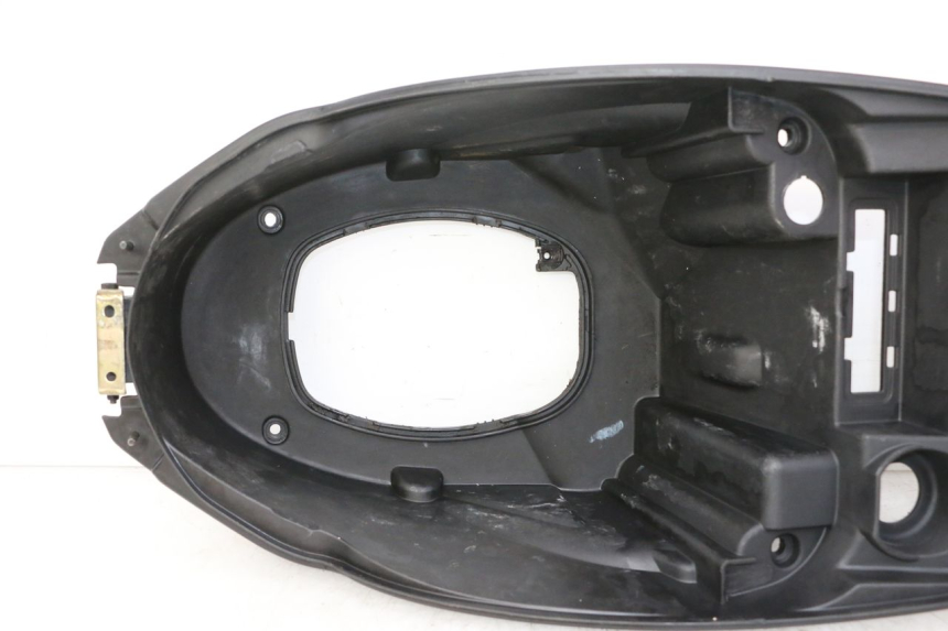 photo de COFFRE SELLE PEUGEOT STREETZONE I NAKED 2T 50 (2018 - 2020) - Vue d’ensemble