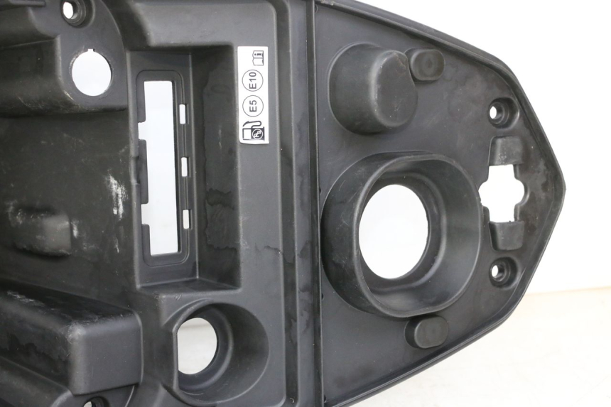 photo de COFFRE SELLE PEUGEOT STREETZONE I NAKED 2T 50 (2018 - 2020) - Points de fixation