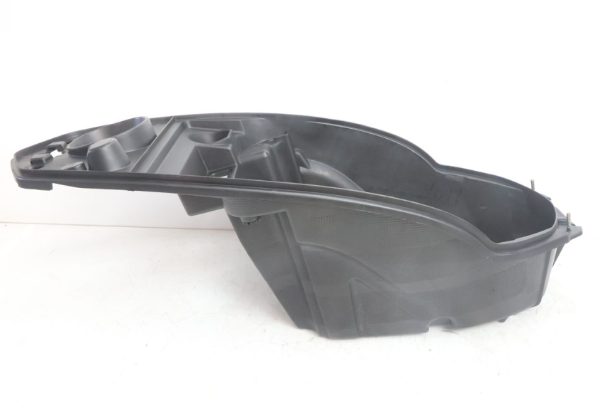photo de COFFRE SELLE PEUGEOT STREETZONE NAKED 2T 50 (2014 - 2018) - Zoom état d’usage