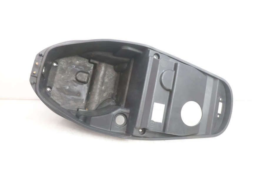 photo de COFFRE SELLE KYMCO SUPER 8 2T 50 (2007 - 2013) - Zoom état d’usage